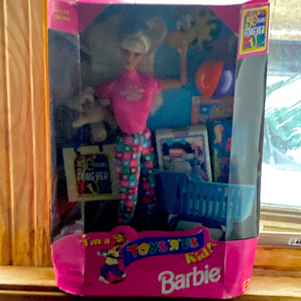 Barbie Toy-r -us 50th anniversary doll